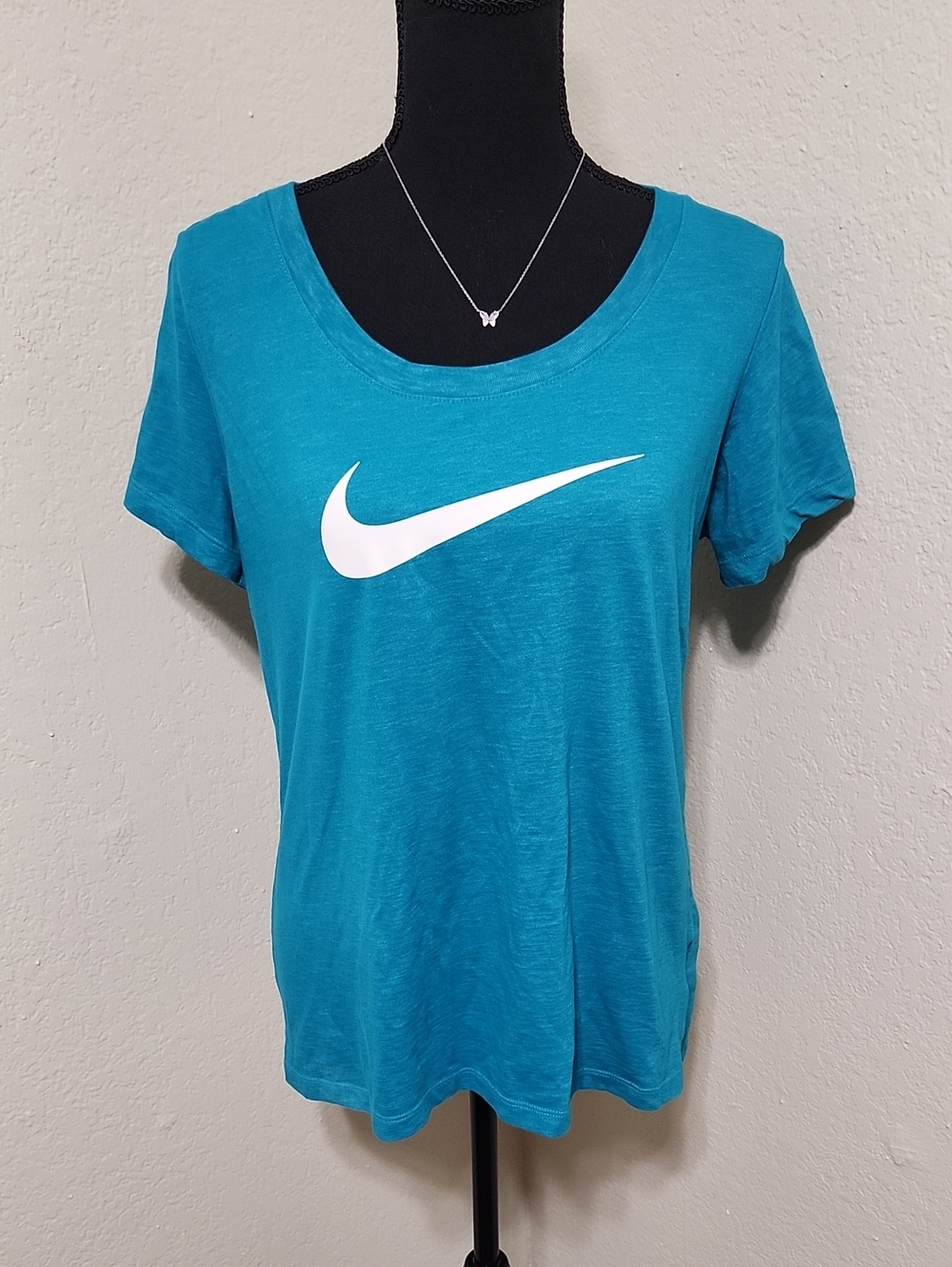 Nike Women's Scoop Neck Graphic Swoosh Tee Shirt - Turquoise/Teal - Sz M Workout